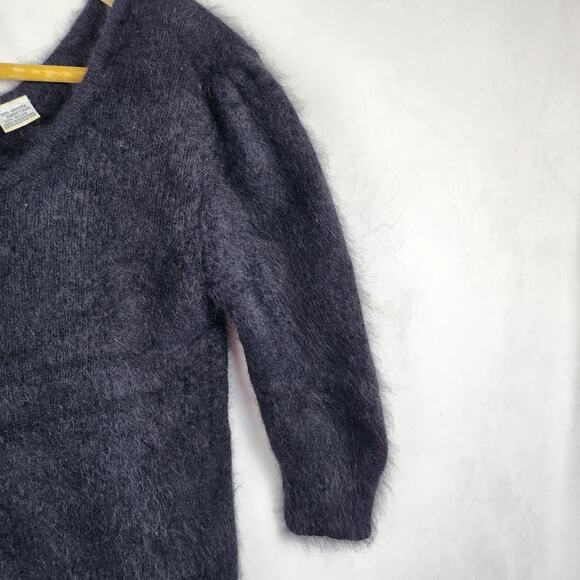 Vintage 80s Nordstrom Black Fuzzy Angora Rabbit Fur ¾ Sleeve Crop Top Sweater - Picture 2 of 7